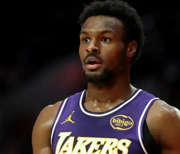 开云官网-怎么说？布朗尼三月份出战的比赛，湖人7胜0负